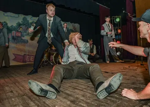 Ieskats filmas "Ar seju dubļos" uzņemšanā