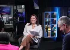 Armanda Pučes meita Elizabete Reičela kļūst par tēva kolēģi televīzijā