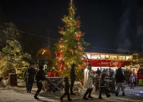 Vēl tikai šajā nedēļas nogalē – ziemas pasaka Koku ciemā!