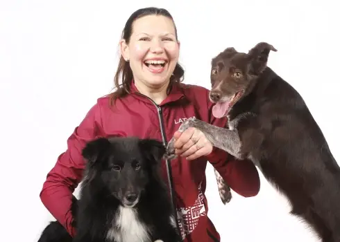 Svetlana Krēsliņa ar saviem sunīšiem