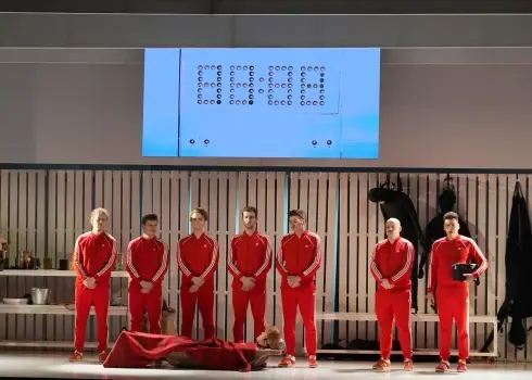 Milānā olimpisko spēļu laikā izrādīta izrāde par bobsleja revolūciju