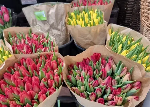 Ziedu pušķu cenas Valentīndienas laikā