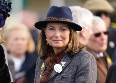 Kerolai Midltonei meitas cepure un soma par 50 000 mārciņām