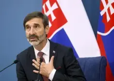 Slovākija pārņem Orbāna funkcijas un draud bloķēt ES jaunās sankcijas pret Krieviju. Tās ministrs nesen aicināja piedot Krievijas zvērības