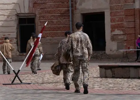 “Mana Latvija. Mana atbildība” Daugavpilī pulcē jauniešus visaptverošās valsts aizsardzības sacensībās