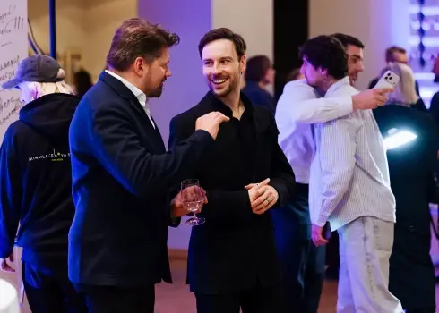 Iestudējuma "Nodevība" pirmizrādes viesi un ballīte Mihaila Čehova Rīgas Krievu teātrī